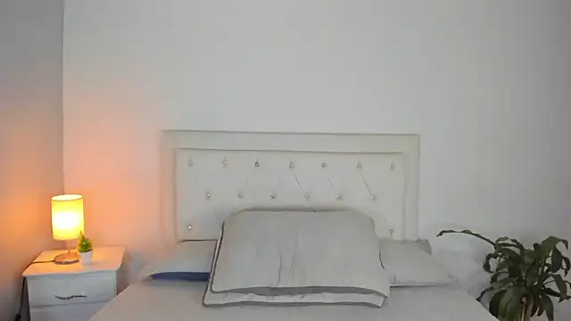 MELISSA ALVAREZ online show from 19, 10, 2025