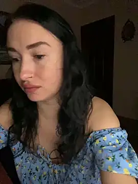 Roxana Bell online show from 5, 10, 2025