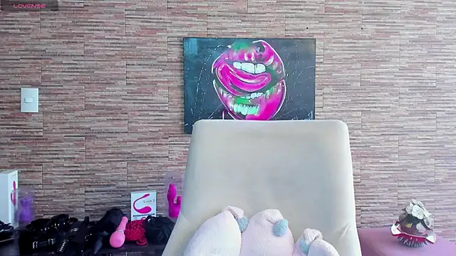 alice cullenbbw online show from 6, 1, 2025