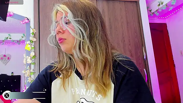 little tifanny82 online show from 13, 1, 2025