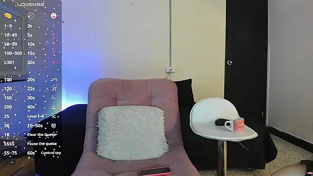 Snapshot of liily_moore chatting on 24, 2, 2025 liily moore online show from 24, 2, 2025