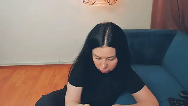 LayaFlow online show from 28, 4, 2026