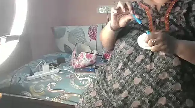 Snapshot of Ravina_patil1 chatting on 22, 1, 2025 Ravina patil1 online show from 22, 1, 2025