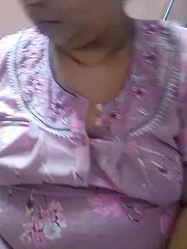 Snapshot of Ravina_patil1 chatting on 25, 9, 2025 Ravina patil1 online show from 25, 9, 2025