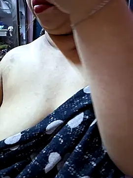 Snapshot of Ravina_patil1 chatting on 2, 10, 2025 Ravina patil1 online show from 2, 10, 2025