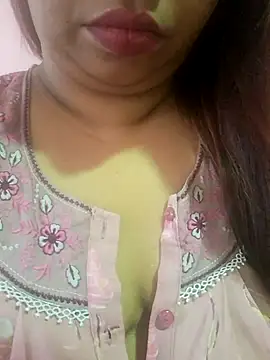 Snapshot of Ravina_patil1 chatting on 8, 3, 2026 Ravina patil1 online show from 8, 3, 2026