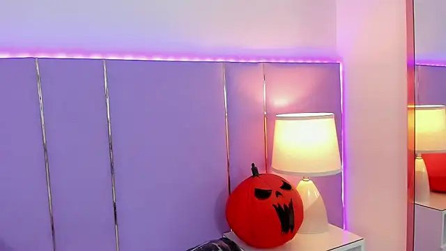 SophyRuiz  online show from 13, 10, 2025