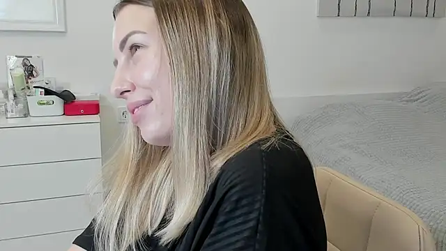 Mia shy1 online show from 4, 1, 2025