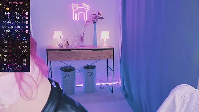 Lucy Millss online show from 10, 1, 2025