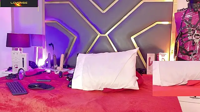 Scarlettt Ass online show from 23, 4, 2026