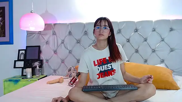 MelodyMansson online show from 6, 1, 2025