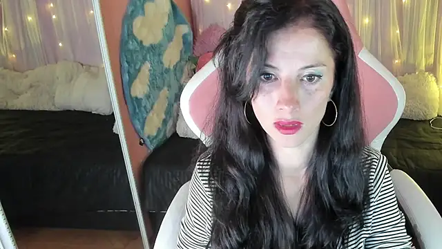 Snapshot of Aliiz_01 chatting on 4, 12, 2024 Aliiz 01 online show from 4, 12, 2024