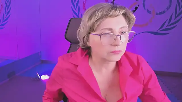 Snapshot of sugar_vivien chatting on 5, 1, 2025 sugar vivien online show from 5, 1, 2025