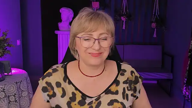 Snapshot of sugar_vivien chatting on 12, 3, 2025 sugar vivien online show from 12, 3, 2025