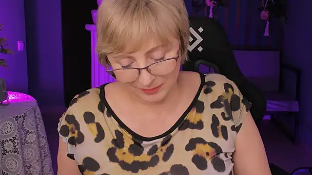 Snapshot of sugar_vivien chatting on 12, 3, 2025 sugar vivien online show from 12, 3, 2025