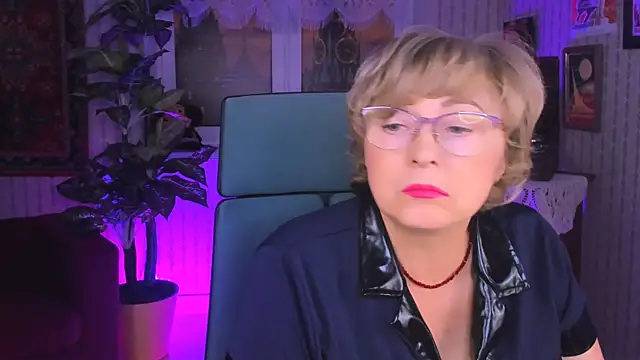 Snapshot of sugar_vivien chatting on 11, 9, 2025 sugar vivien online show from 11, 9, 2025