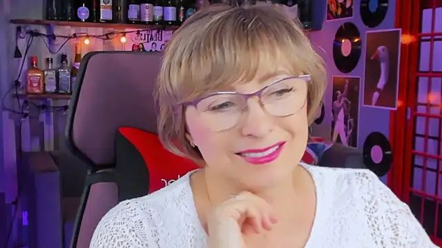 Snapshot of sugar_vivien chatting on 13, 10, 2025 sugar vivien online show from 13, 10, 2025