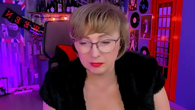 Snapshot of sugar_vivien chatting on 28, 10, 2025 sugar vivien online show from 28, 10, 2025