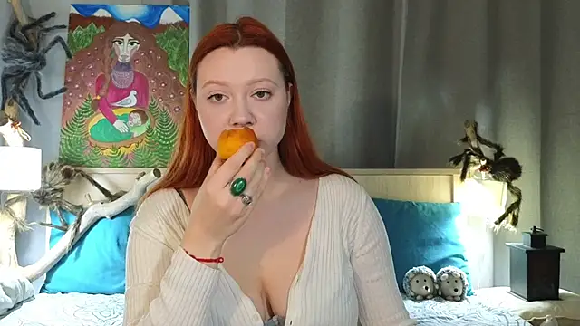 Snapshot of MileyMiller chatting on 5, 11, 2025 MileyMiller online show from 5, 11, 2025