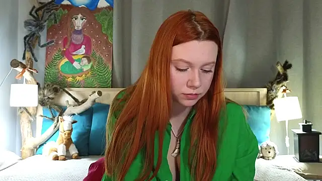 Snapshot of MileyMiller chatting on 5, 12, 2025 MileyMiller online show from 5, 12, 2025