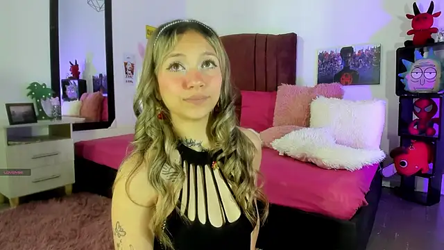 alisson zafiro  online show from 25, 1, 2025