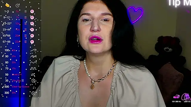 Alianna Solo Kisses online show from 5, 6, 2026