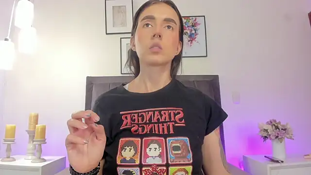 helen mooree online show from 24, 4, 2026