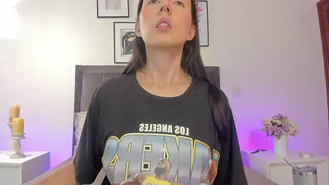 helen mooree online show from 28, 4, 2026