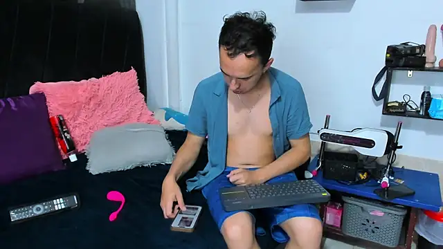 Snapshot of big-dicktop23 chatting on 17, 5, 2026 big-dicktop23 online show from 17, 5, 2026