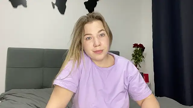 Embersweetbunny online show from 29, 1, 2025