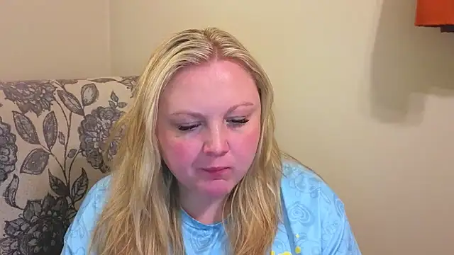 PhatAssBlond online show from 27, 4, 2026