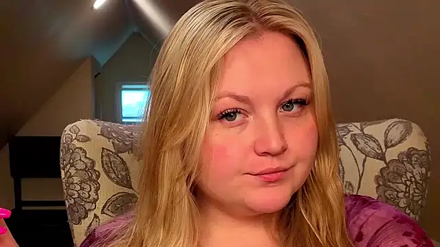 Snapshot of PhatAssBlond chatting on 14, 5, 2026 PhatAssBlond online show from 14, 5, 2026