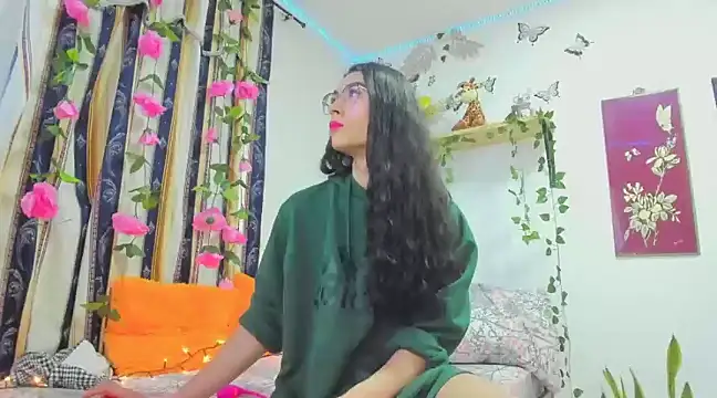 Snapshot of anasttacia_210 chatting on 30, 12, 2024 anasttacia 210 online show from 30, 12, 2024