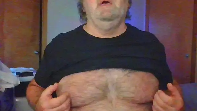 Snapshot of Doherty10 chatting on 1, 12, 2025 Doherty10 online show from 1, 12, 2025