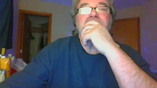 Snapshot of Doherty10 chatting on 4, 12, 2025 Doherty10 online show from 4, 12, 2025