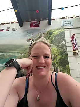 caro kitten online show from 23, 7, 2026