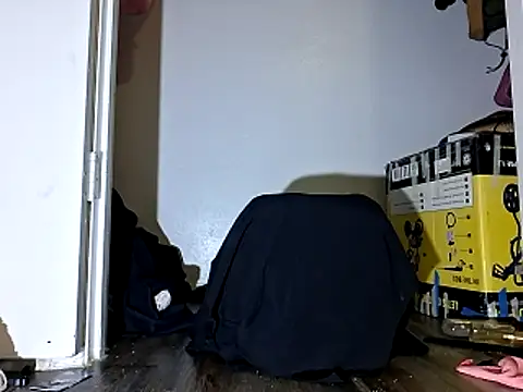 Snapshot of Amarok39 chatting on 18, 10, 2025 Amarok39 online show from 18, 10, 2025