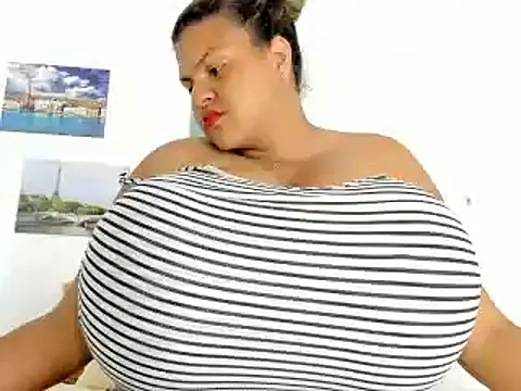 Snapshot of bigmom69_ chatting on 1, 3, 2025 bigmom69 online show from 1, 3, 2025