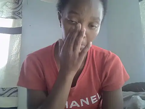 Snapshot of ElianeHot chatting on 24, 9, 2025 ElianeHot online show from 24, 9, 2025