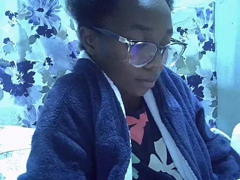 Snapshot of ElianeHot chatting on 13, 6, 2026 ElianeHot online show from 13, 6, 2026