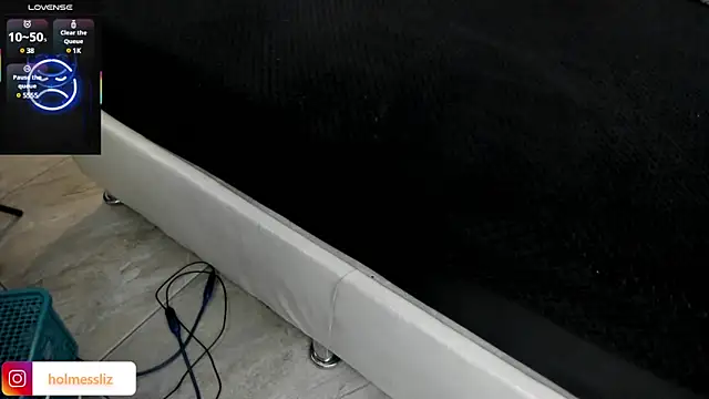 LIZ HOLMES online show from 27, 2, 2025