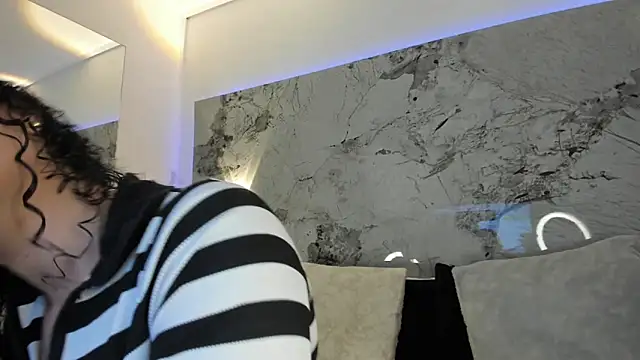 LIZ HOLMES online show from 1, 12, 2025