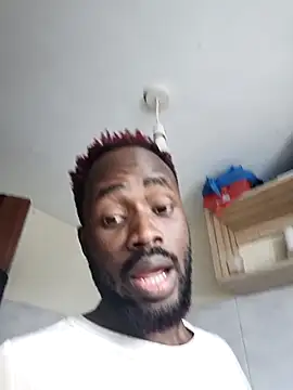 Snapshot of Moteroxz chatting on 8, 10, 2025 Moteroxz online show from 8, 10, 2025