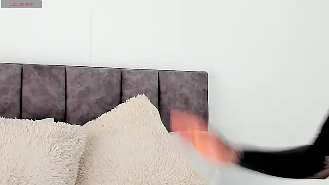 VeronicaTonu online show from 5, 2, 2025