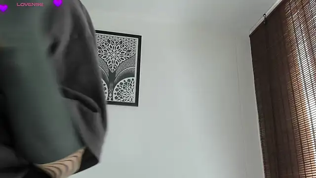 VeronicaTonu online show from 2, 4, 2026