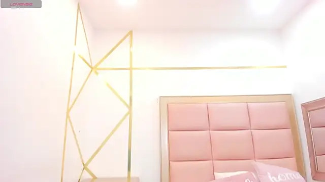 Mady-Edwards online show from 25, 12, 2024