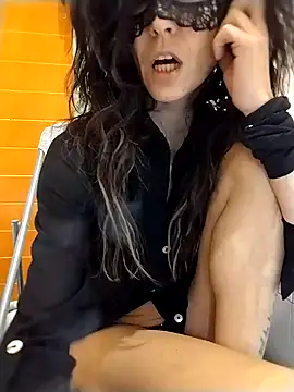 Snapshot of EmySkinny85 chatting on 5, 2, 2025 EmySkinny85 online show from 5, 2, 2025