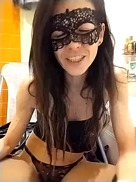 Snapshot of EmySkinny85 chatting on 6, 2, 2025 EmySkinny85 online show from 6, 2, 2025