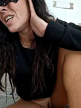 Snapshot of EmySkinny85 chatting on 24, 11, 2025 EmySkinny85 online show from 24, 11, 2025