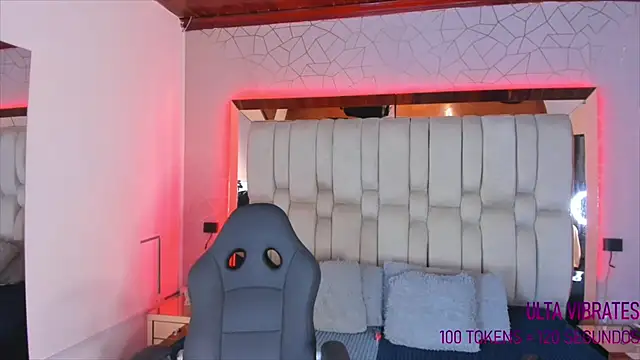 Snapshot of AngelineHeet chatting on 18, 12, 2024 AngelineHeet online show from 18, 12, 2024